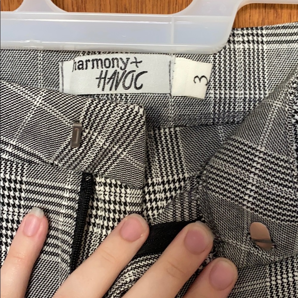 Dress Pants 🏁🖤 - Picture 3 of 3